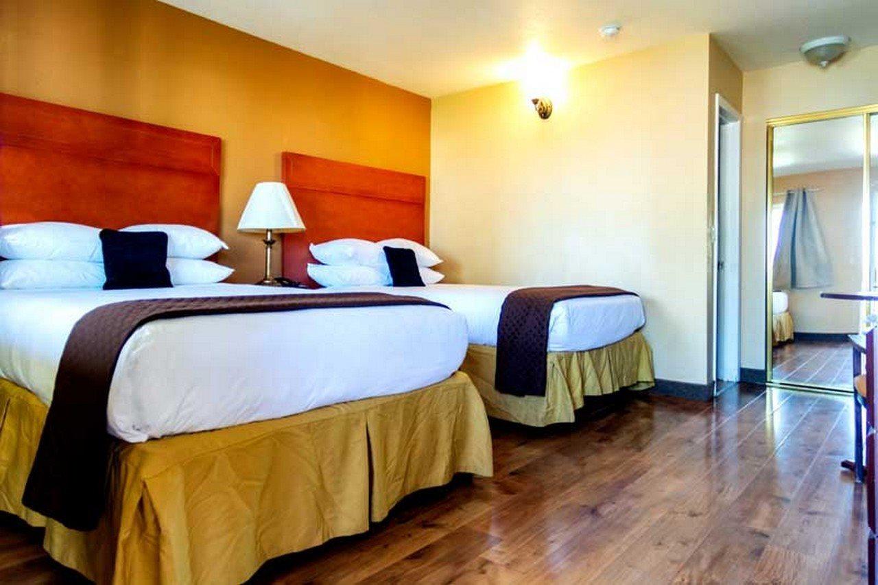 Red Lion Inn & Suites Cathedral City Palm Springs Екстериор снимка
