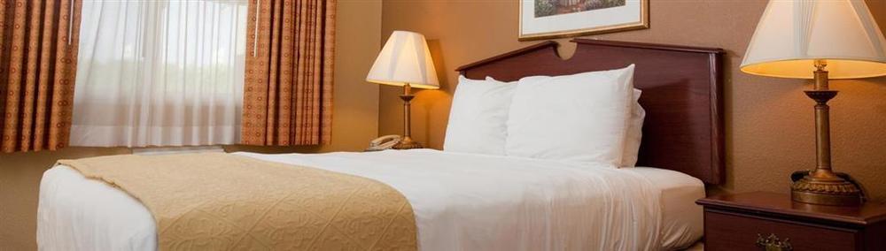 Red Lion Inn & Suites Cathedral City Palm Springs Стая снимка