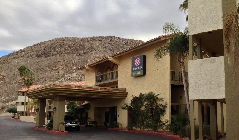 Red Lion Inn & Suites Cathedral City Palm Springs Екстериор снимка