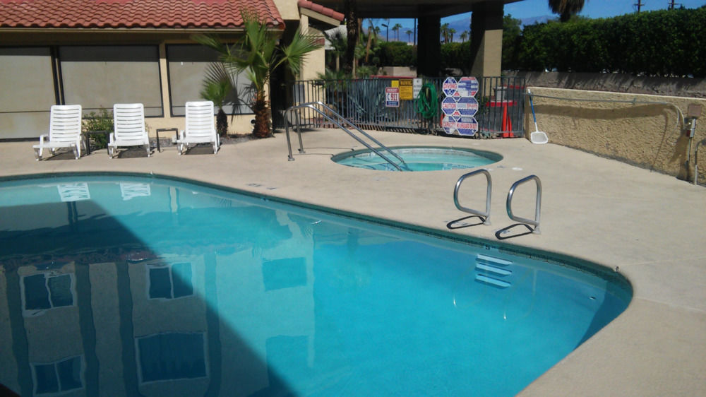 Red Lion Inn & Suites Cathedral City Palm Springs Екстериор снимка