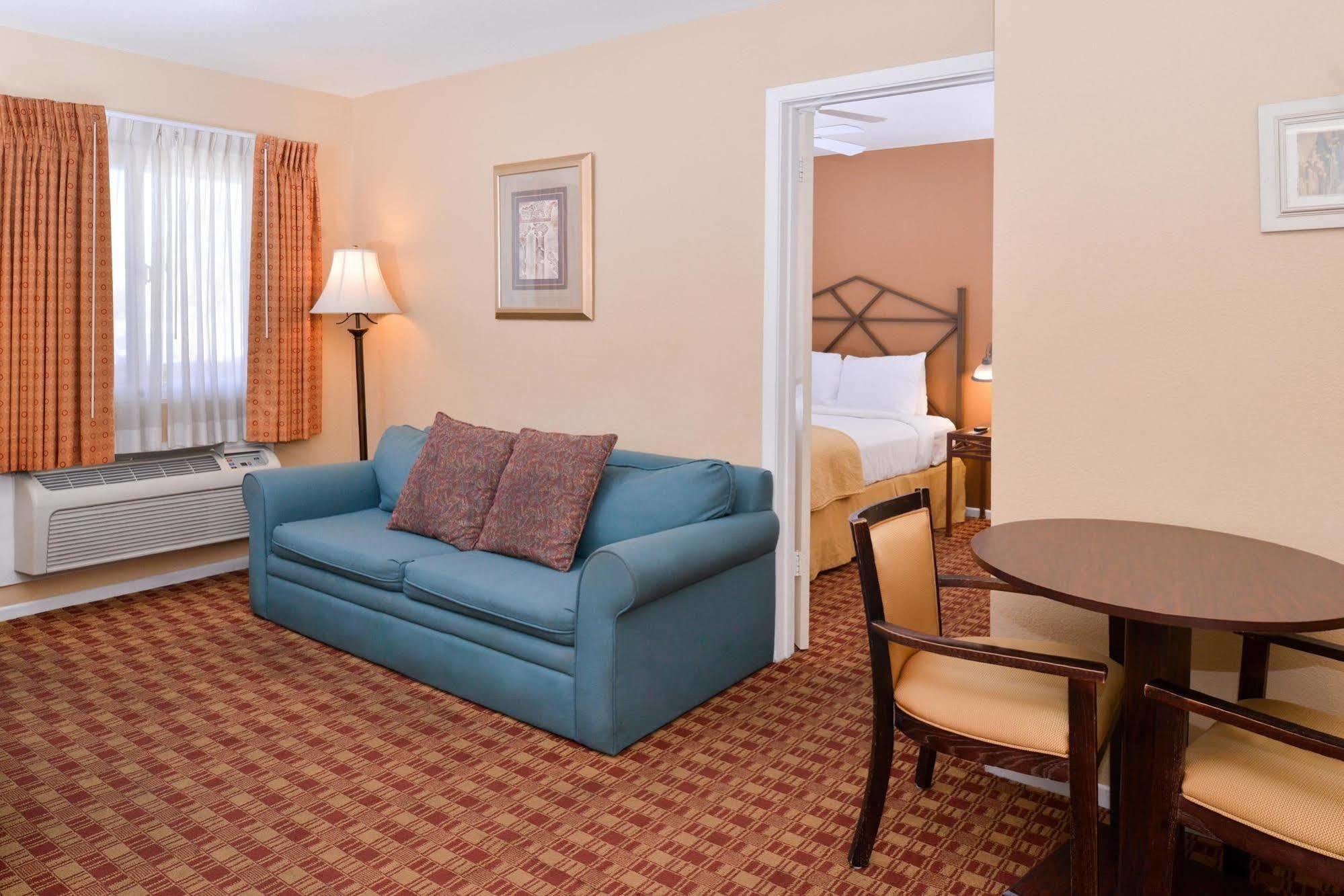 Red Lion Inn & Suites Cathedral City Palm Springs Екстериор снимка