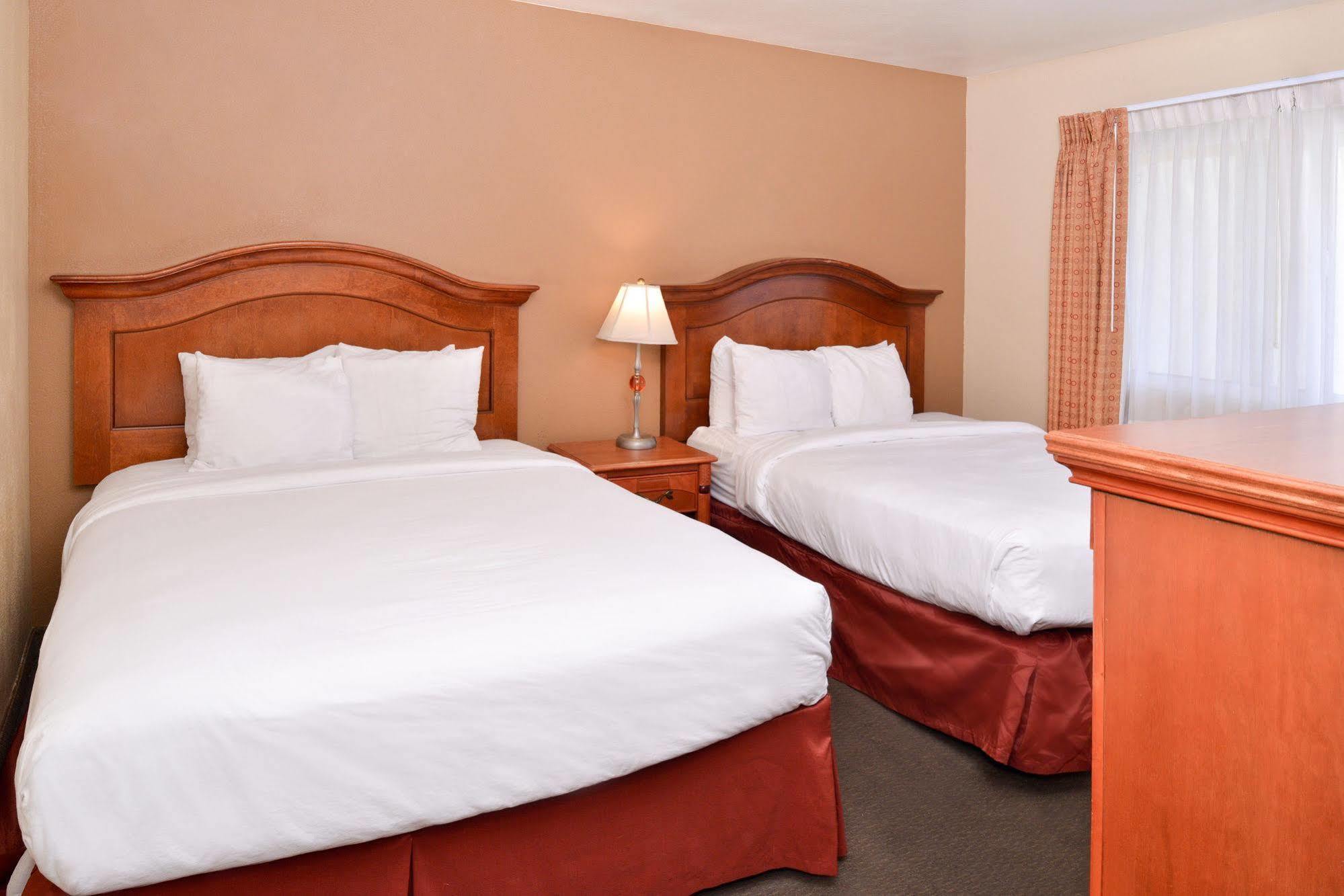 Red Lion Inn & Suites Cathedral City Palm Springs Екстериор снимка