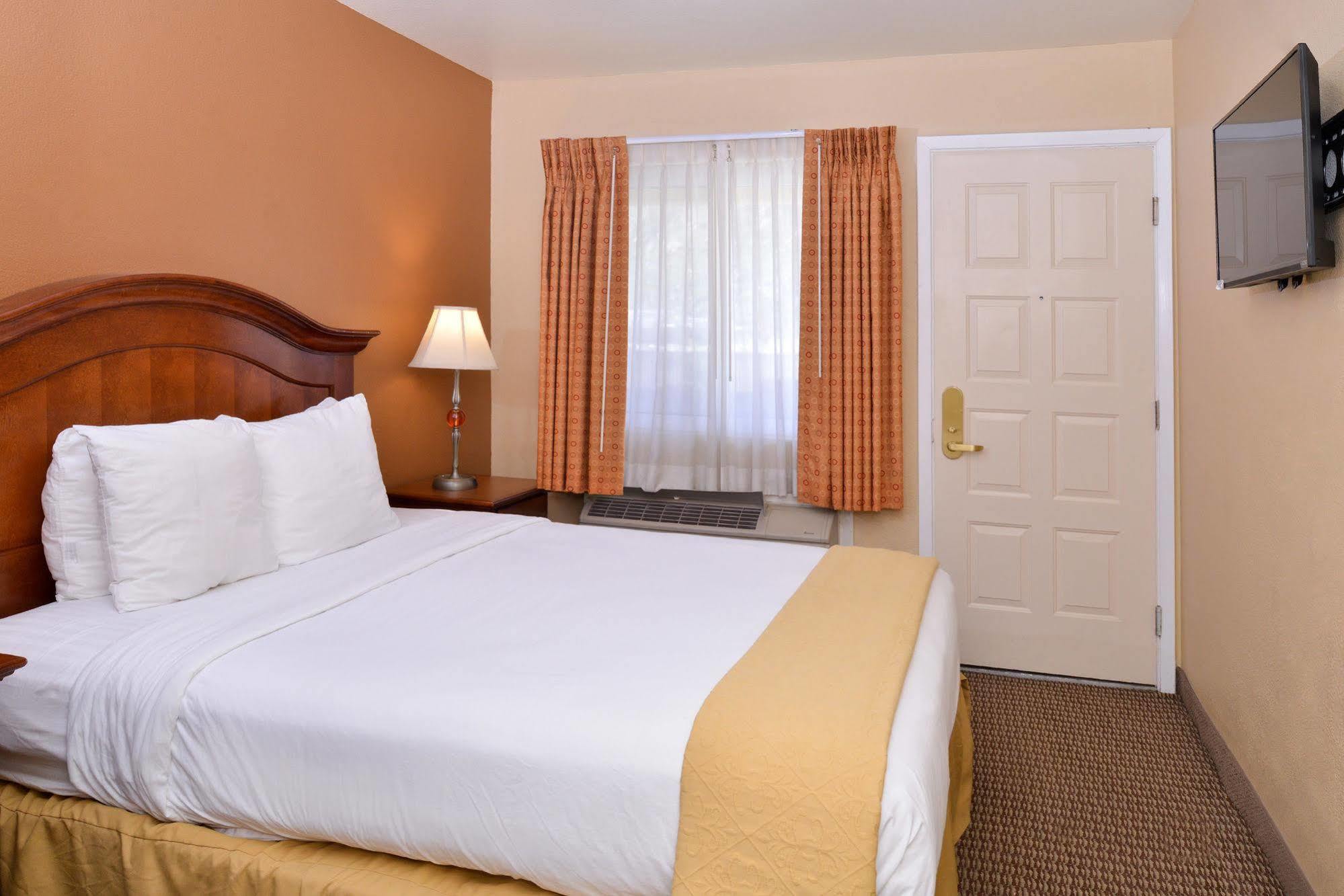Red Lion Inn & Suites Cathedral City Palm Springs Екстериор снимка